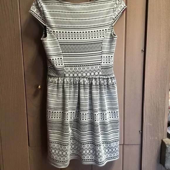 Tribal print dress in black and white - Picture 2 of 4